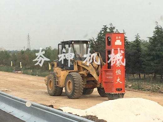 HC系列高速液壓夯實機(jī)案例